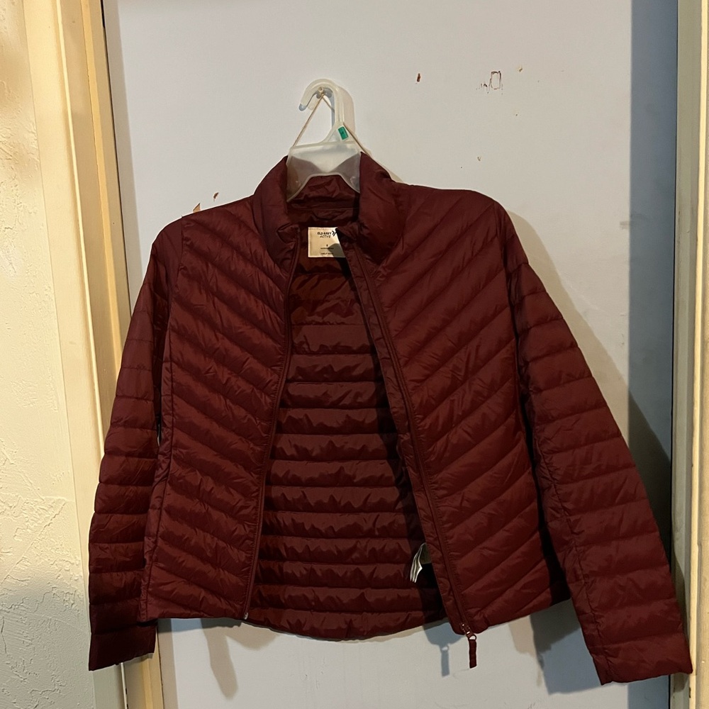 Maroon down jacket/puffer